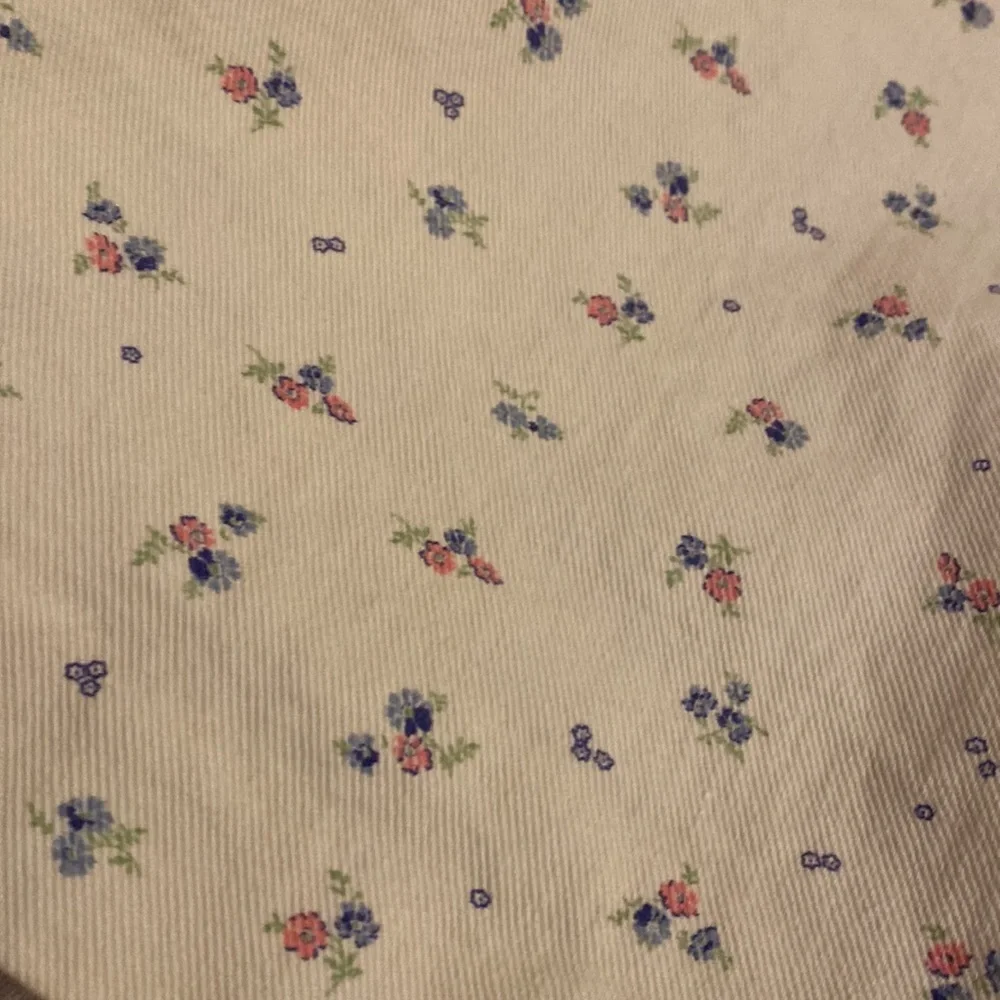 PINKYOTTO New York Floral Mini Skirt. Size S